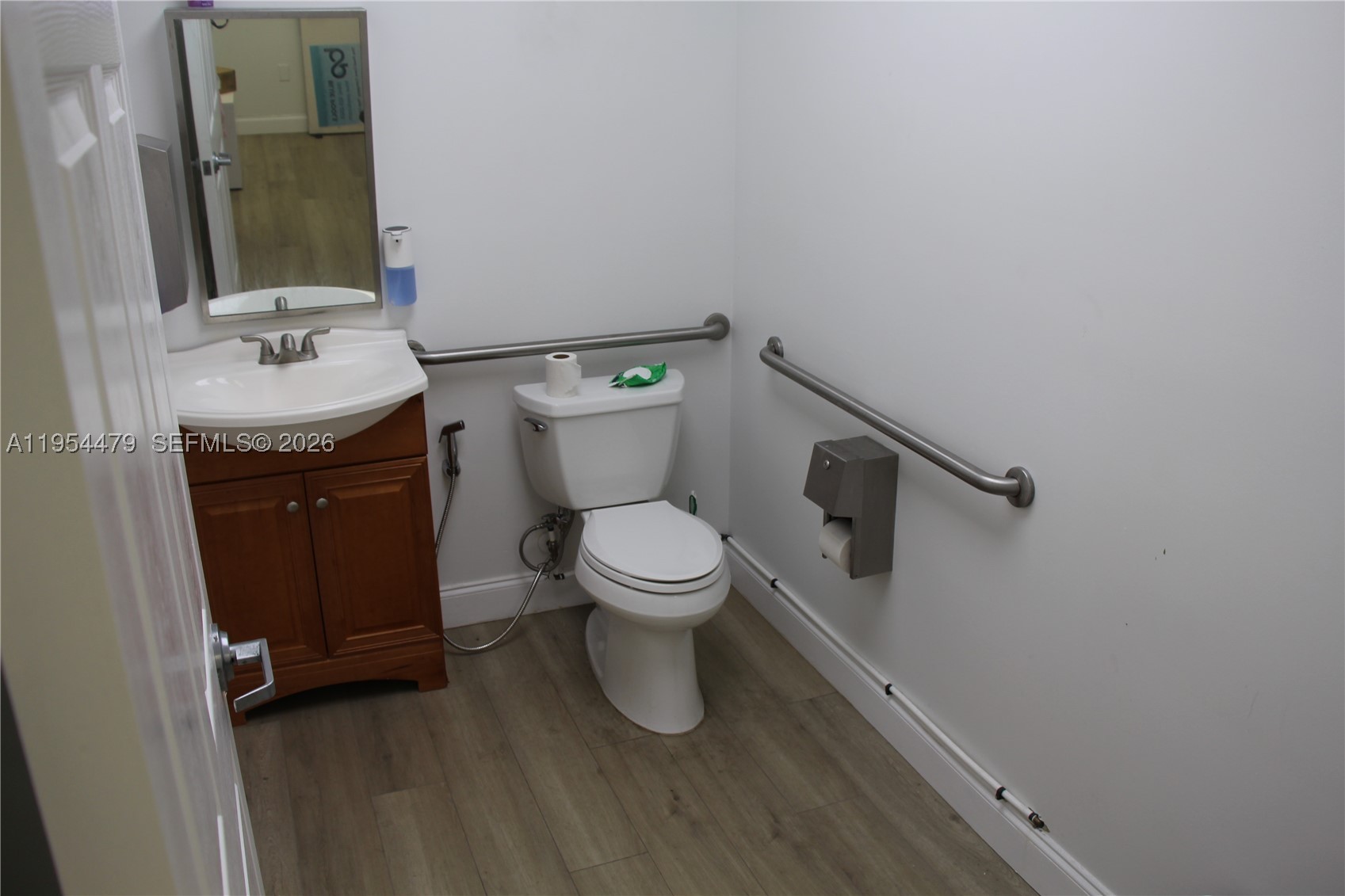 A11954479 Property Photo 17