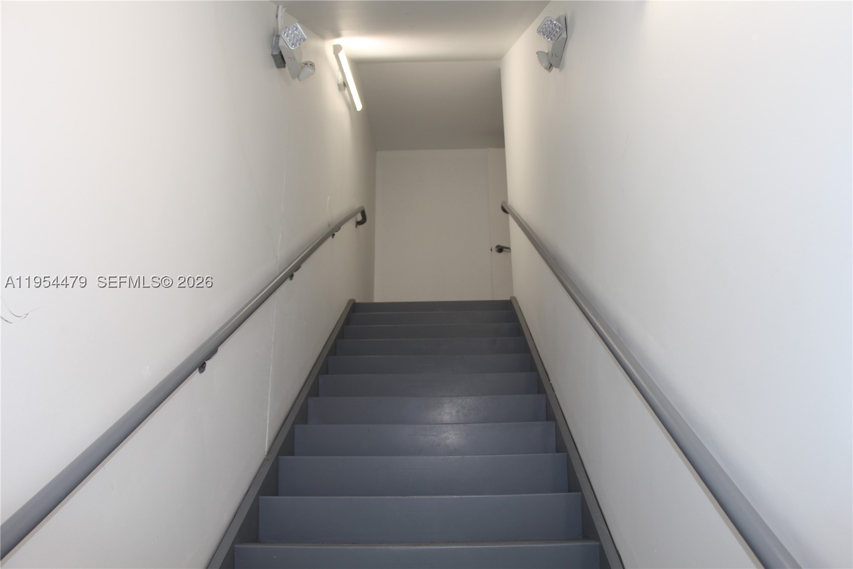 A11954479 Property Photo 34