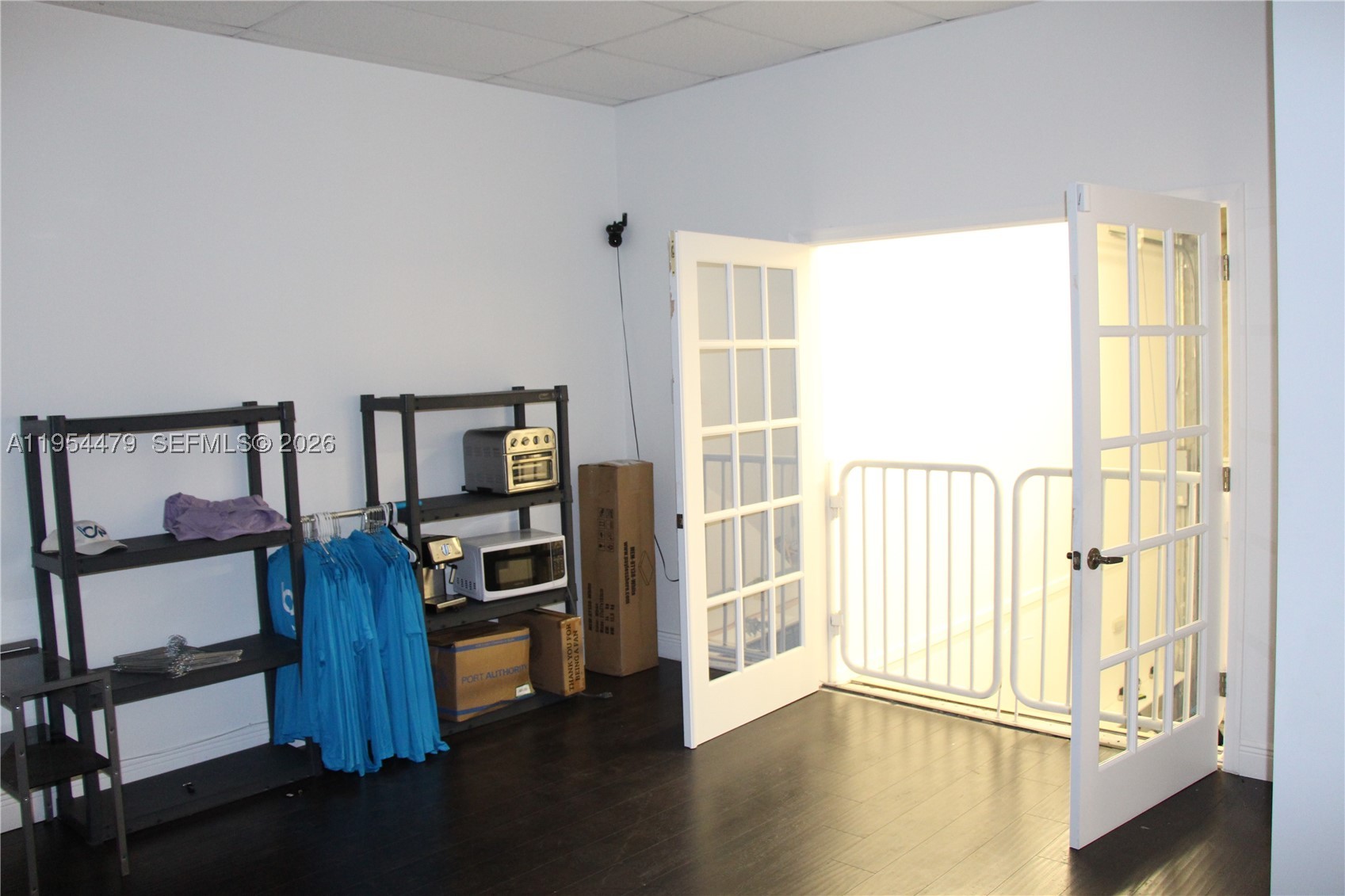 A11954479 Property Photo 38
