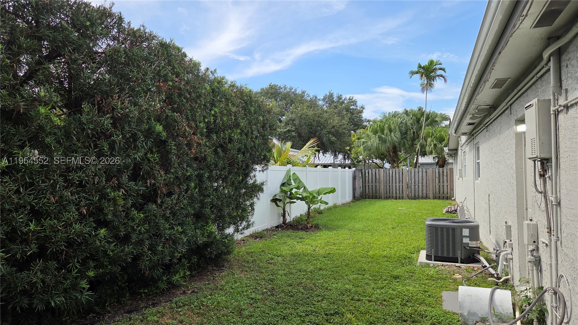 1245 Coral Ln Property Photo 7