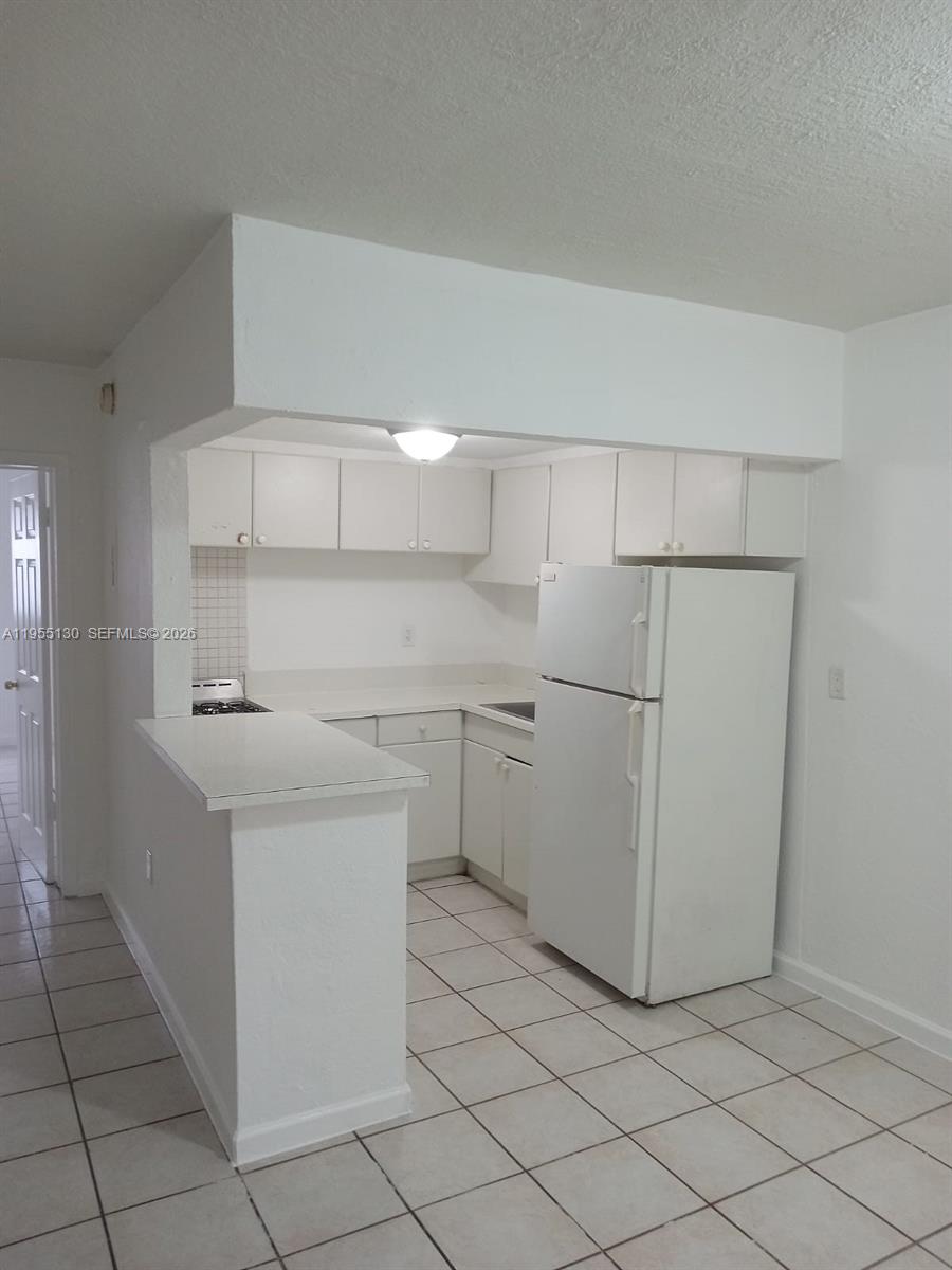 1230 W 54th St 216a Property Photo 11