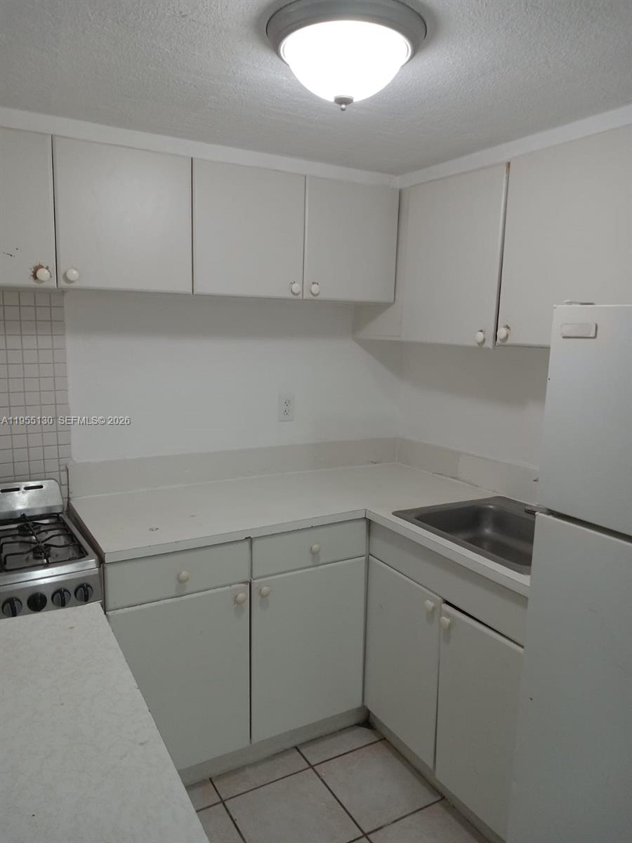 1230 W 54th St 216a Property Photo 13