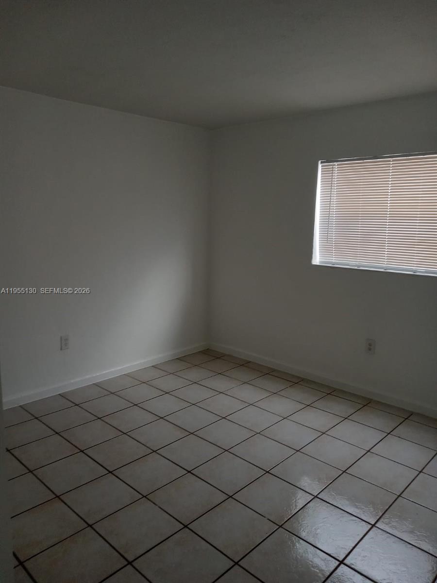 1230 W 54th St 216a Property Photo 19