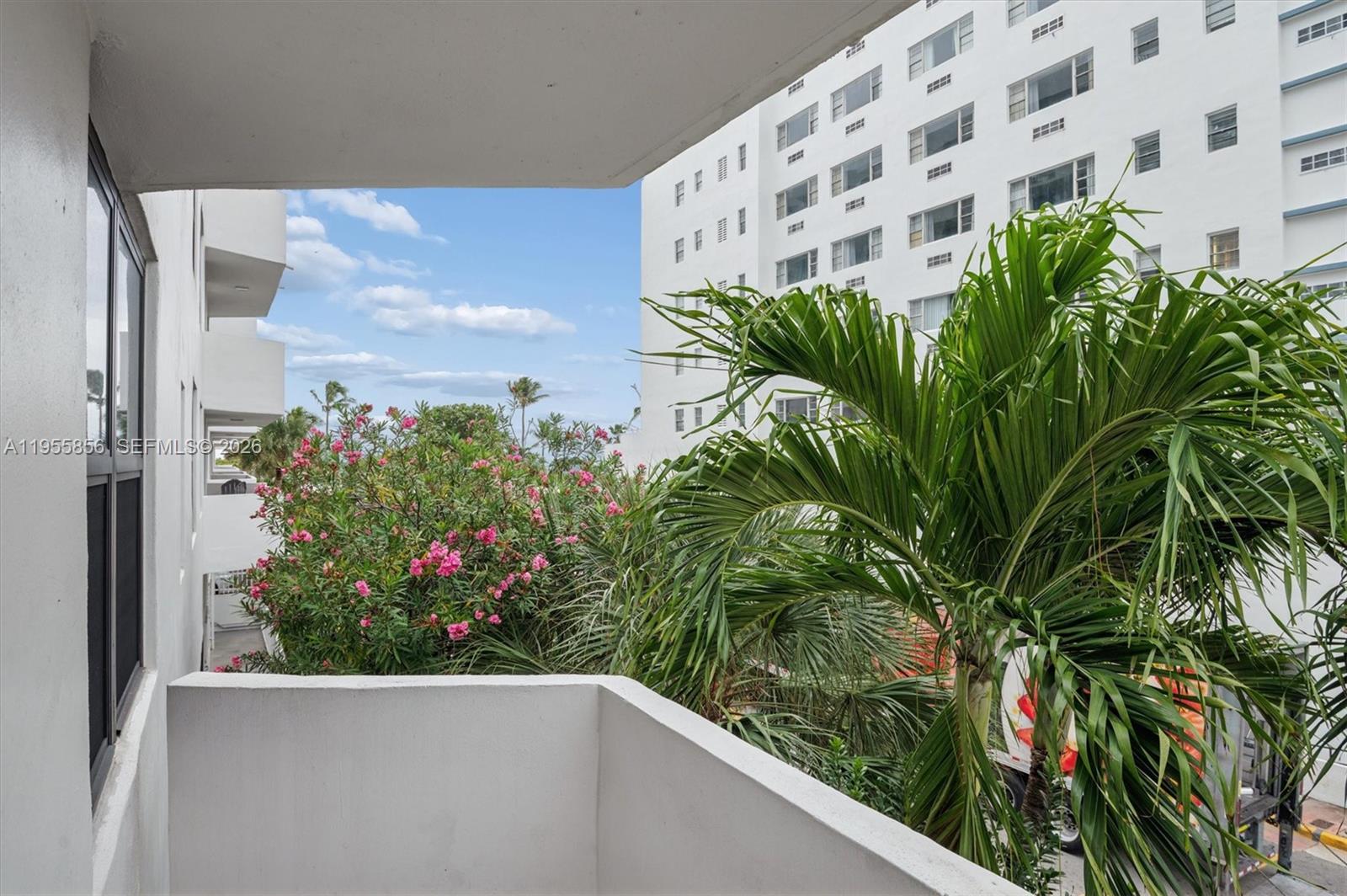 4301 Collins Ave 202 Property Photo 2