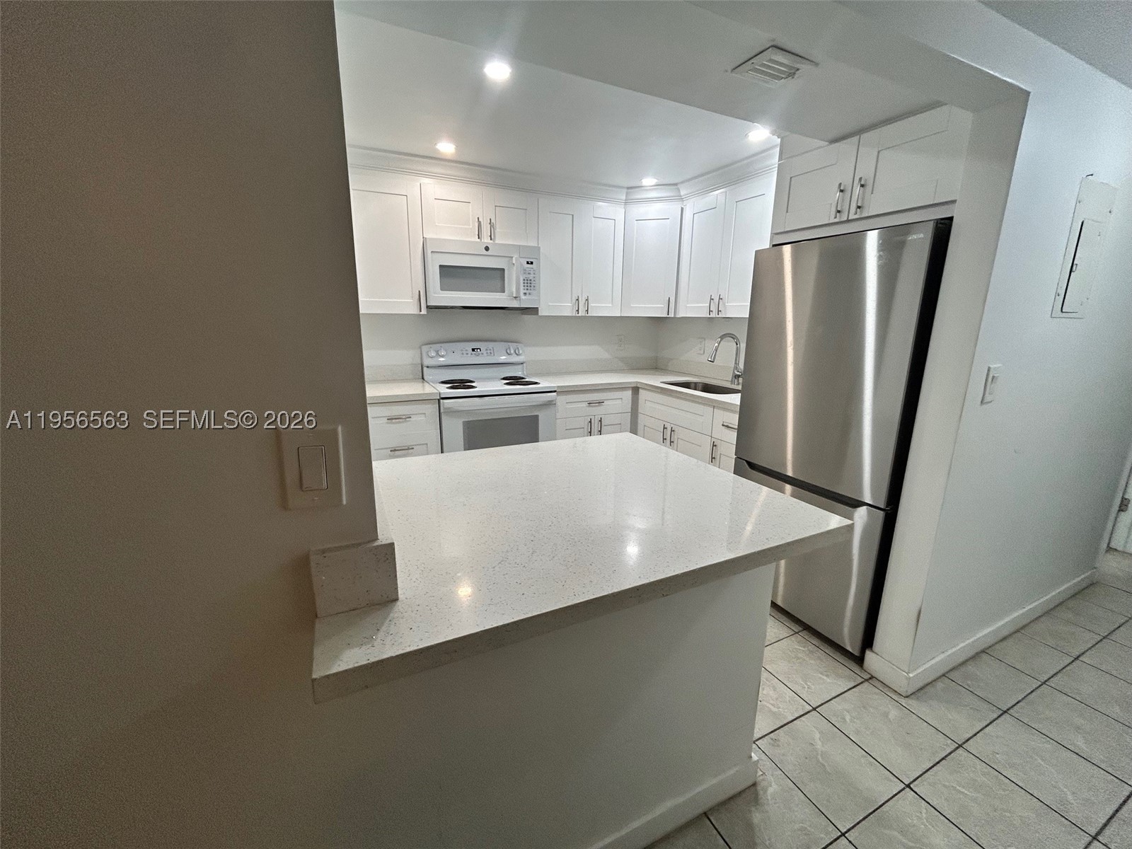 815 SW 30th St J