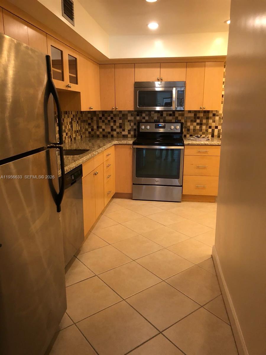4000 N Hills Dr 32 Property Photo 4