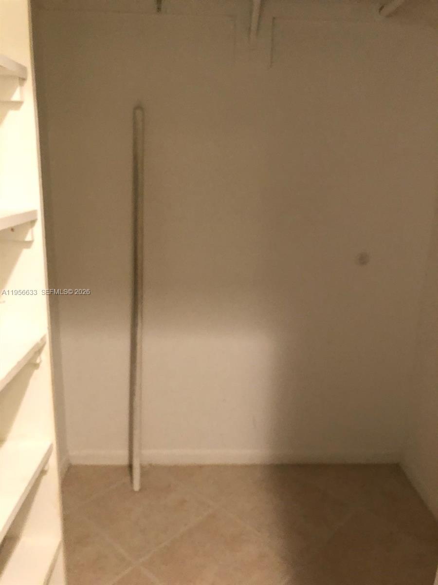 4000 N Hills Dr 32 Property Photo 10