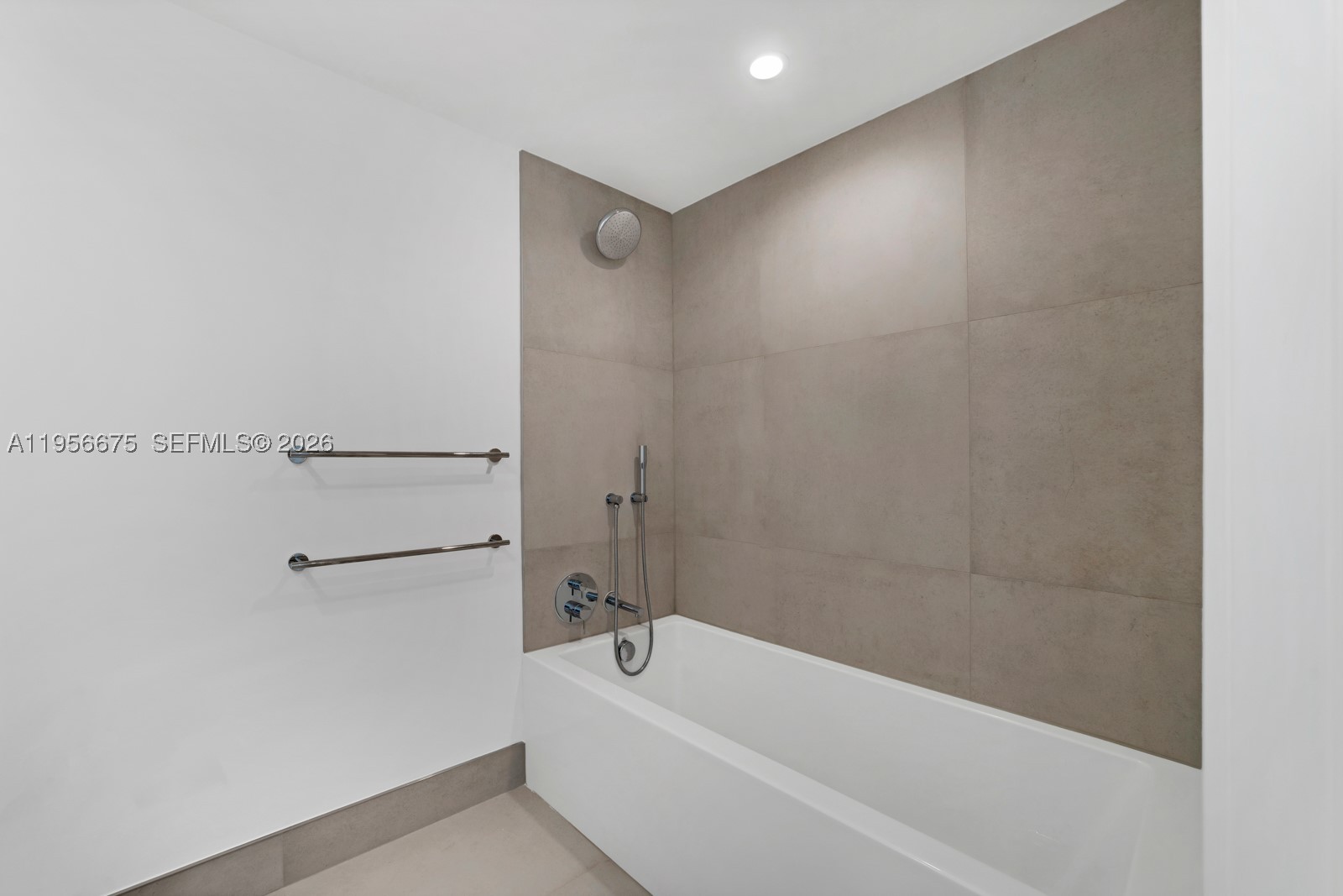 9221 E Bay Harbor Drive 412 Property Photo 16