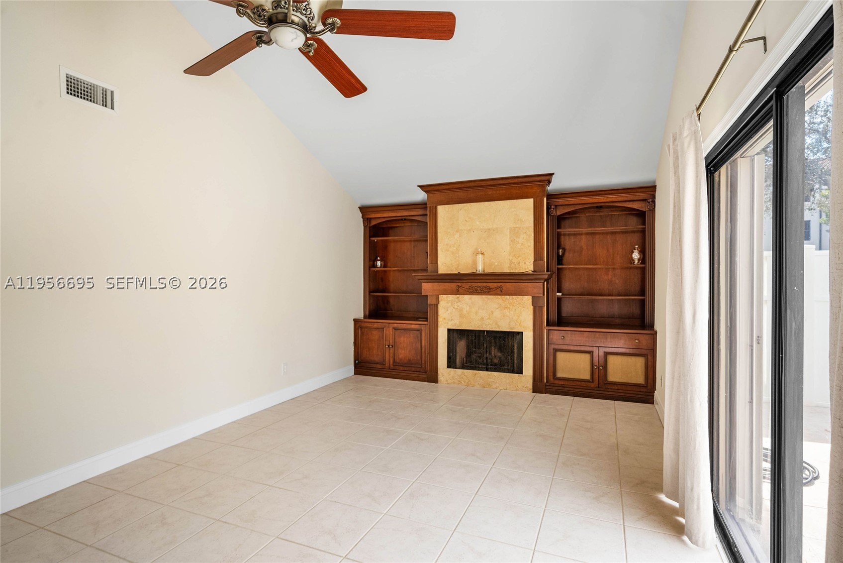 804 Summerwinds Ln Property Photo 4