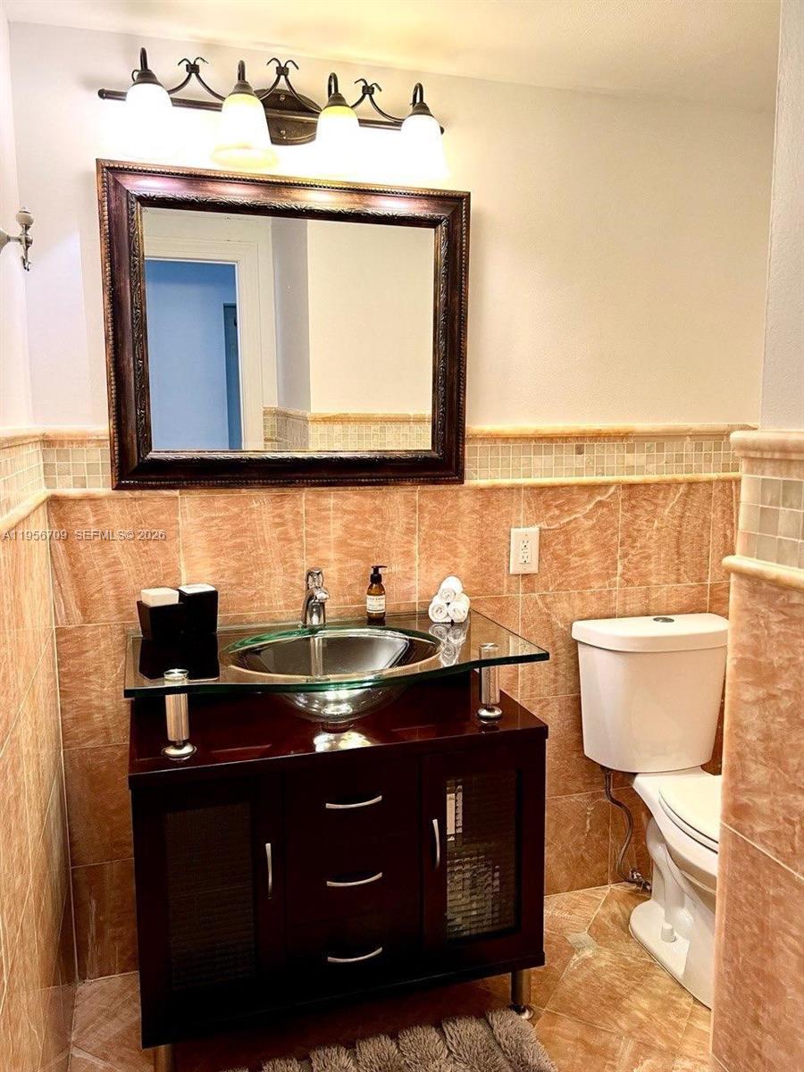 3505 S Ocean Dr 619 Property Photo 7
