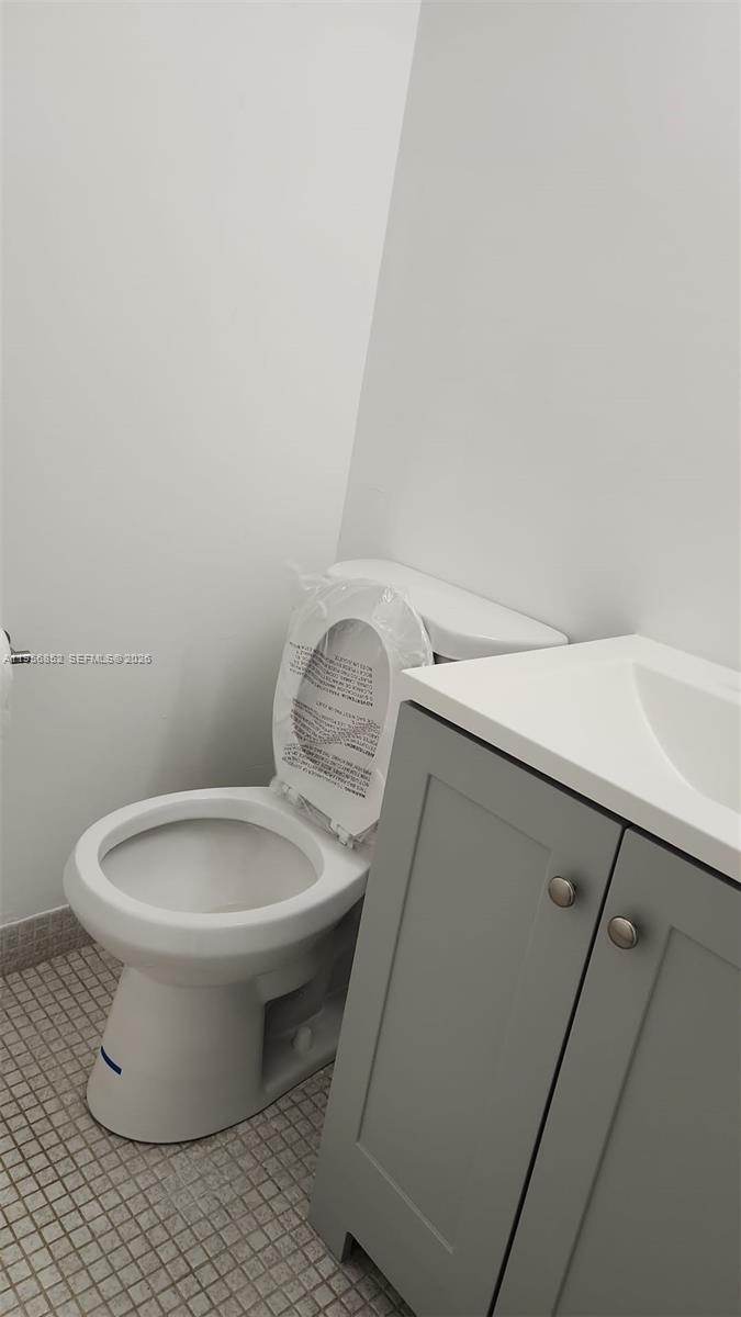 4174 Inverrary Dr 311 Property Photo 3