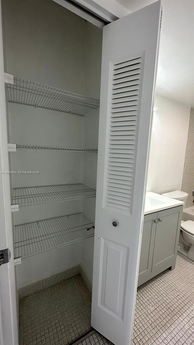 4174 Inverrary Dr 311 Property Photo 20