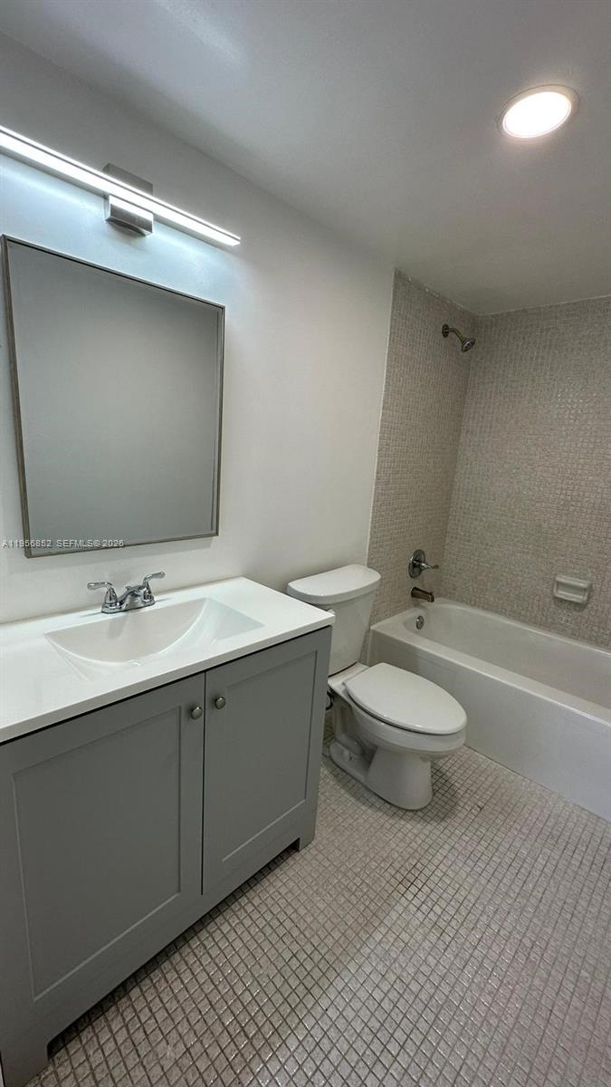 4174 Inverrary Dr 311 Property Photo 21