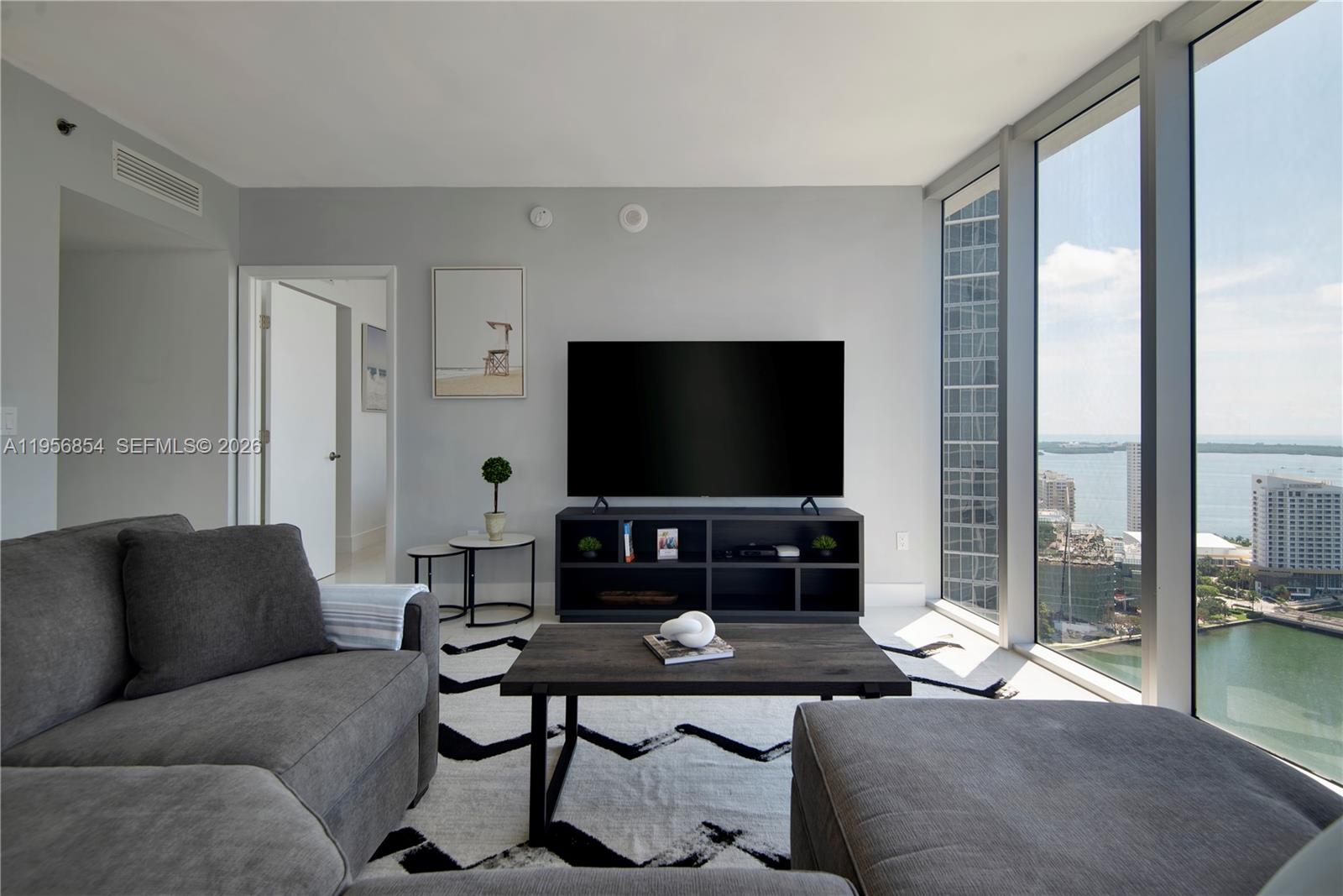 485 Brickell Ave 3208 Property Photo 7