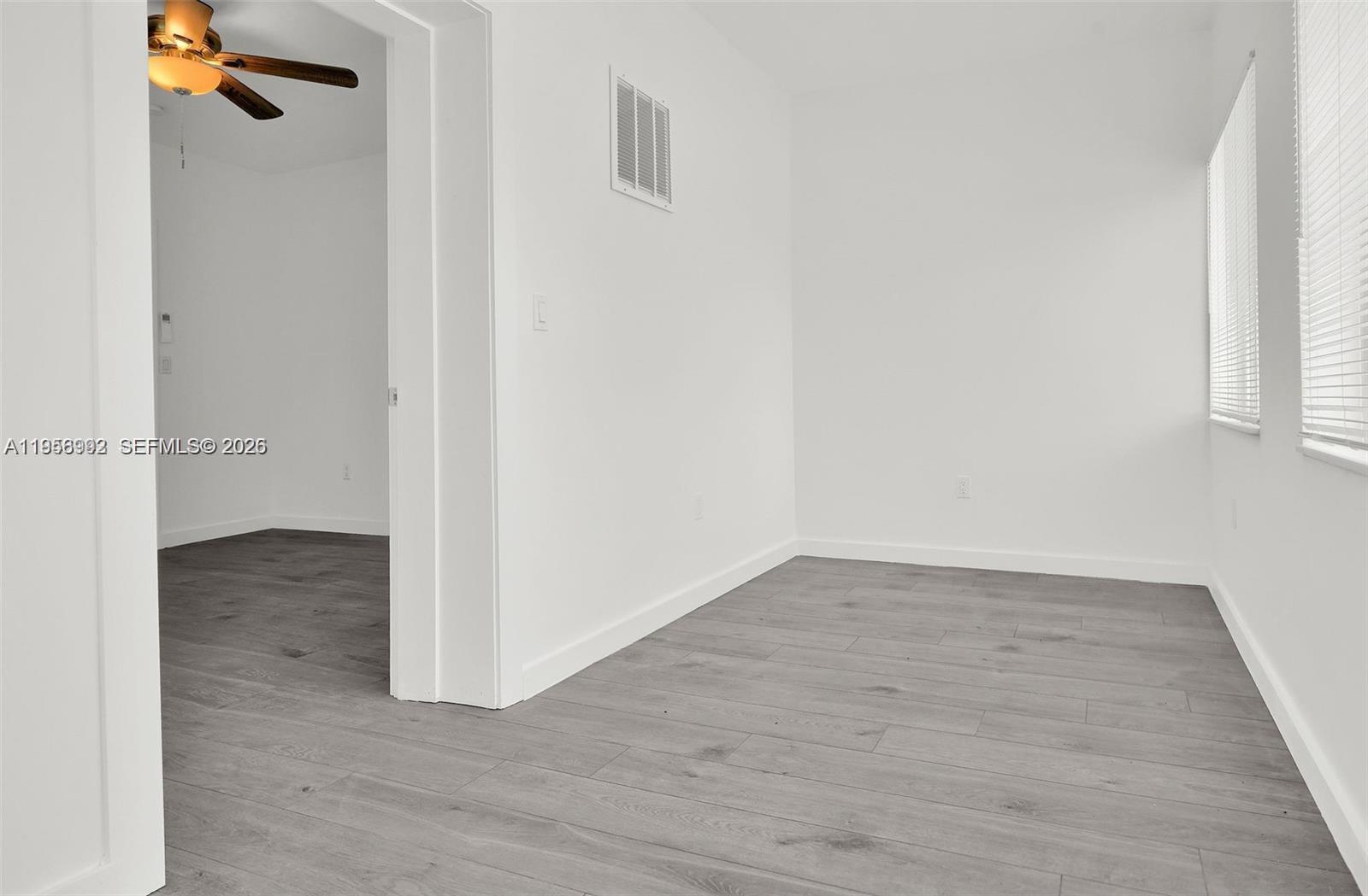 600 Nw 25th Ct Property Photo 5