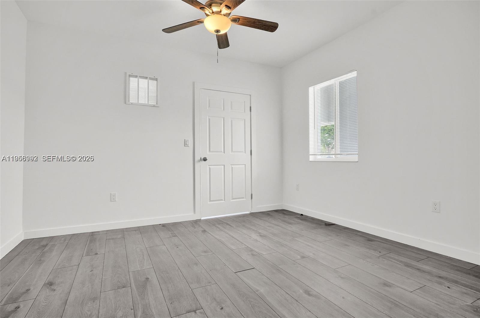600 Nw 25th Ct Property Photo 8
