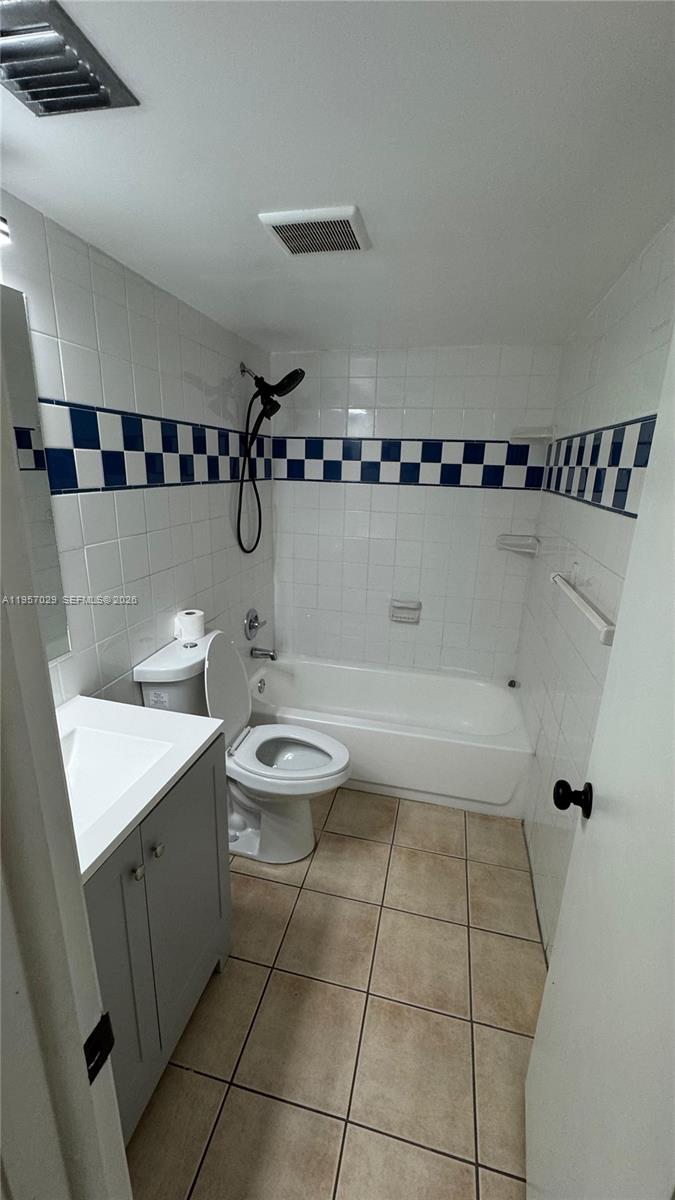 4111 Stirling Rd 102 Property Photo 12