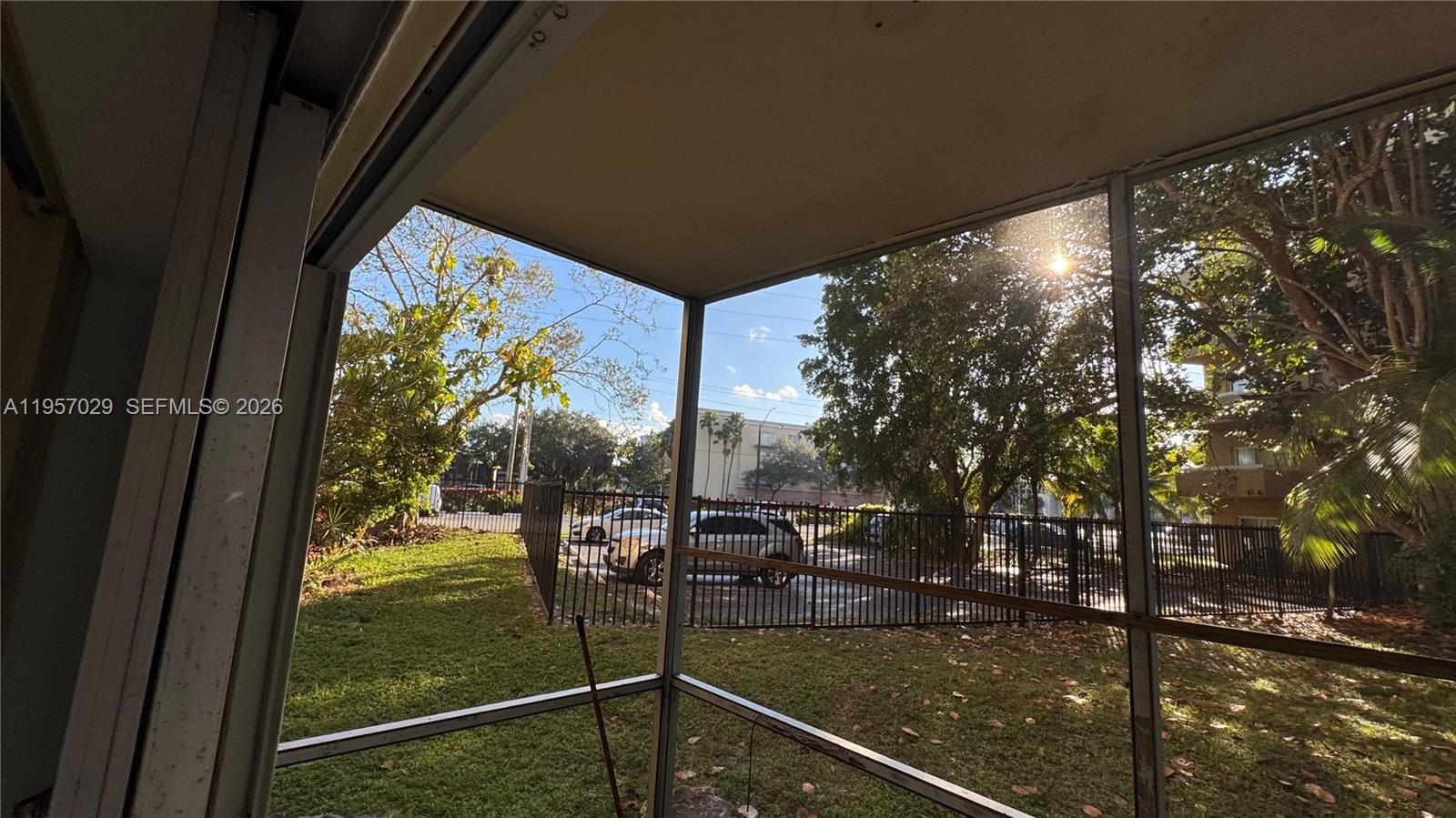 4111 Stirling Rd 102 Property Photo 16