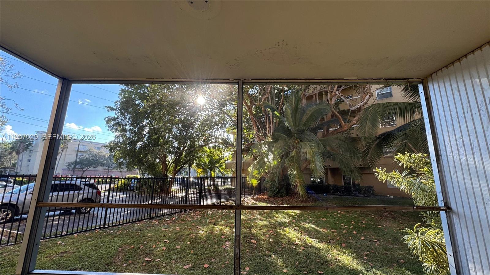 4111 Stirling Rd 102 Property Photo 17