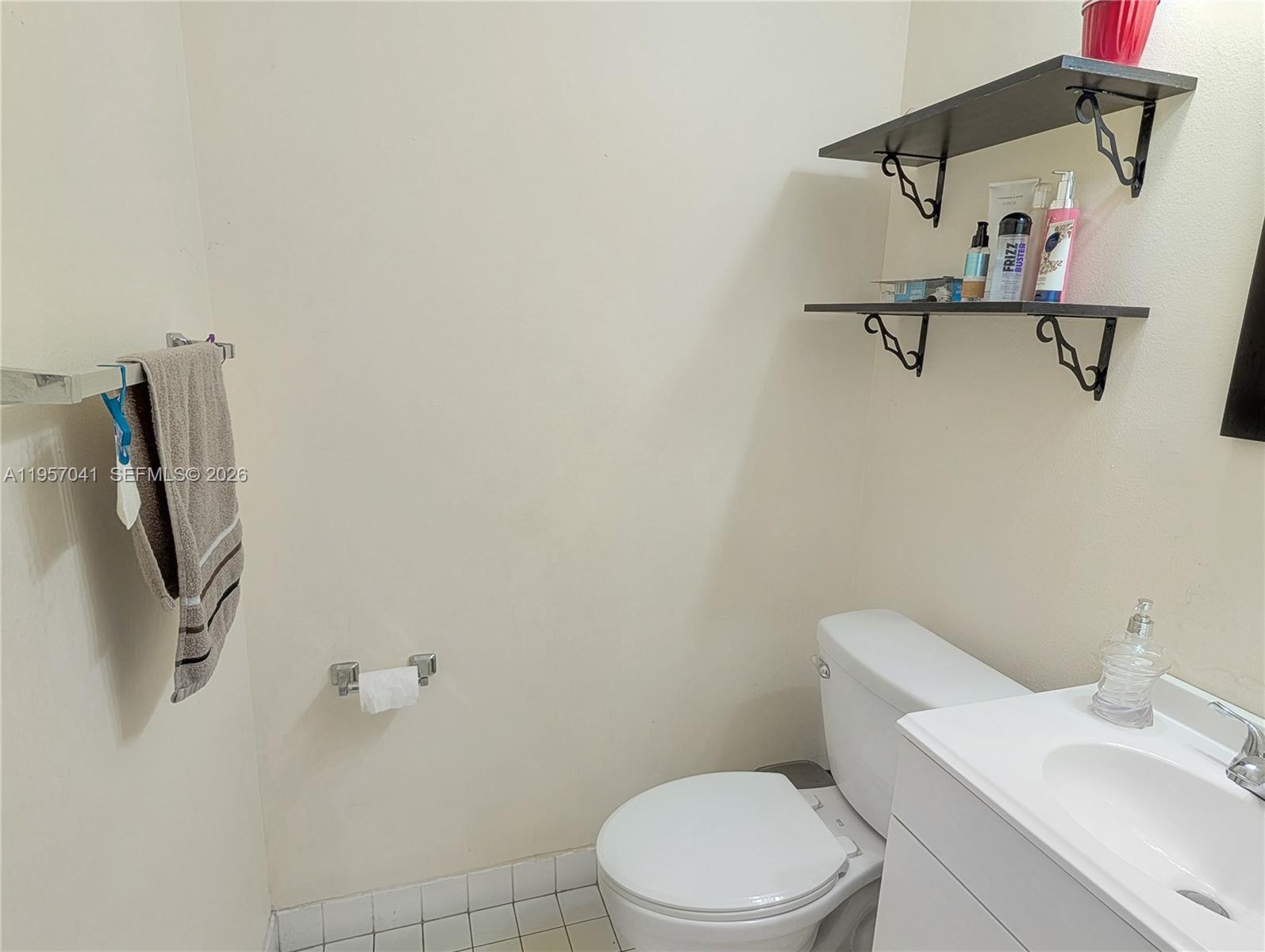 6205 Kendale Lakes Cir 289 Property Photo 6