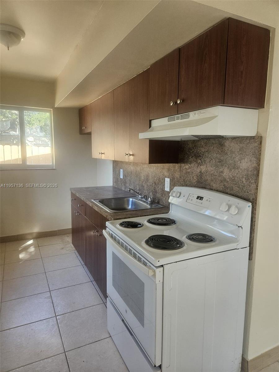 2230 Madison St 01 Property Photo 1