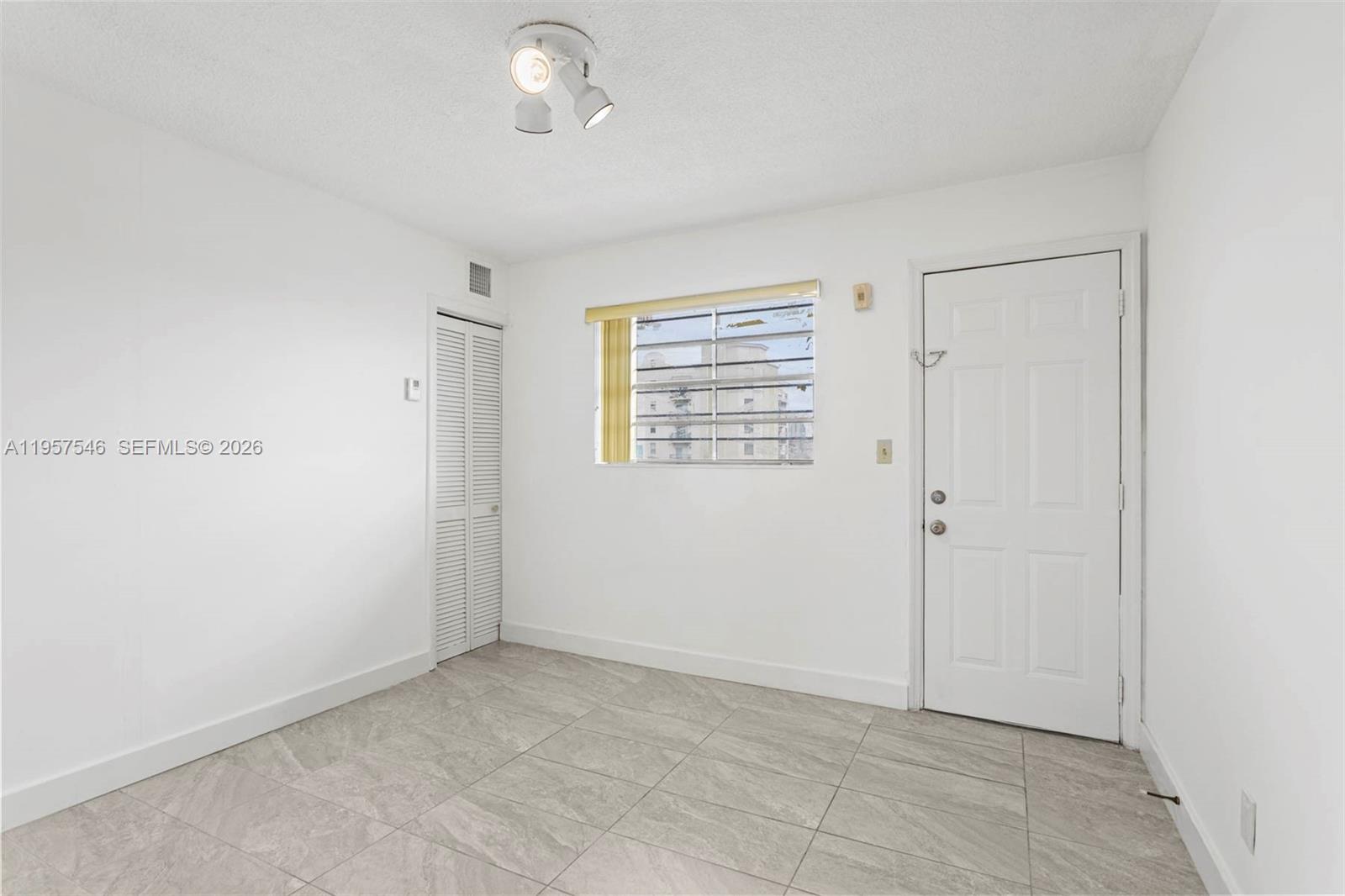 1220 Sw 5th St 21 Property Photo 13