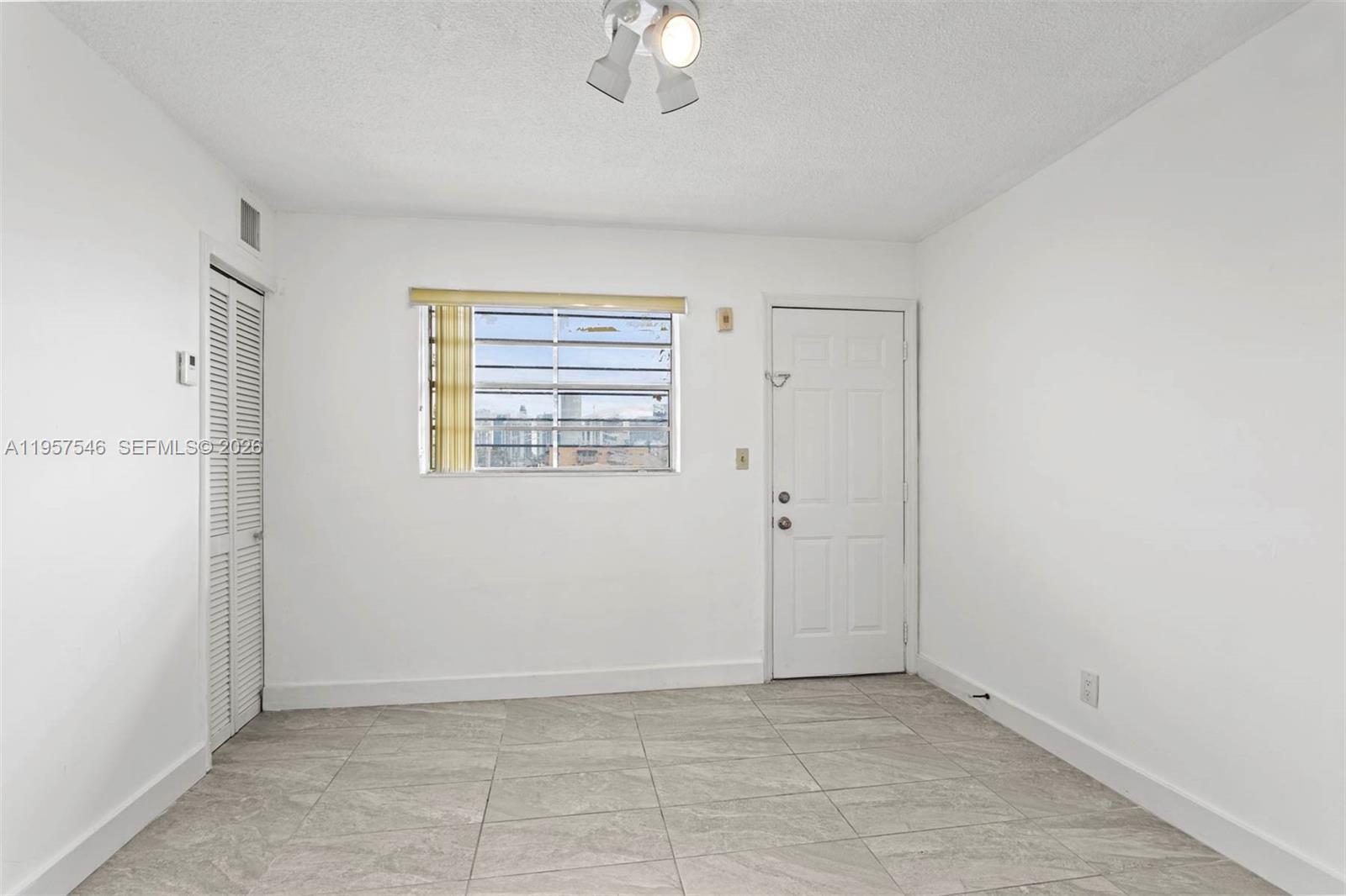 1220 Sw 5th St 21 Property Photo 15
