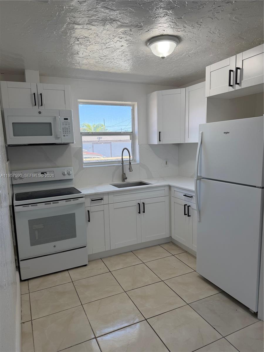 A11957590 Property Photo 3