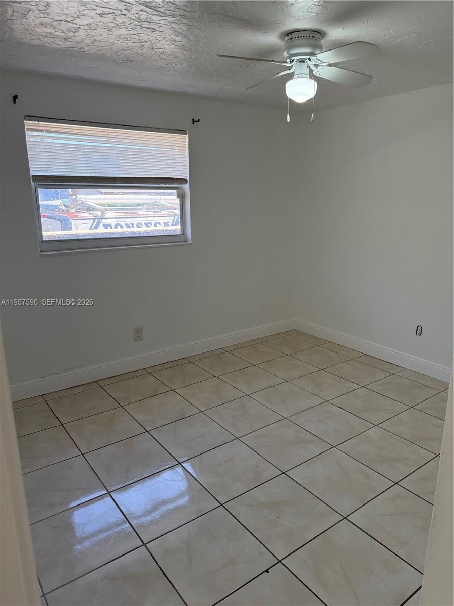 A11957590 Property Photo 8