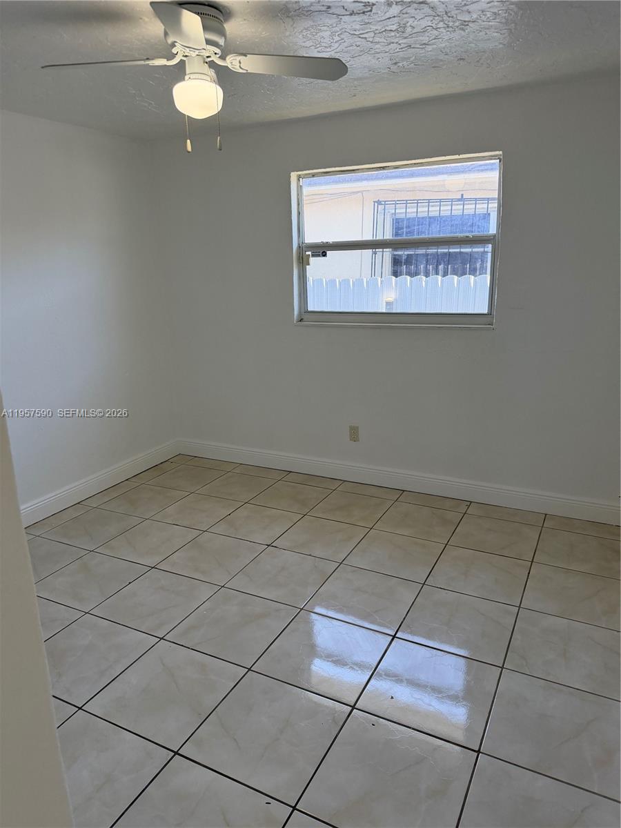 A11957590 Property Photo 11