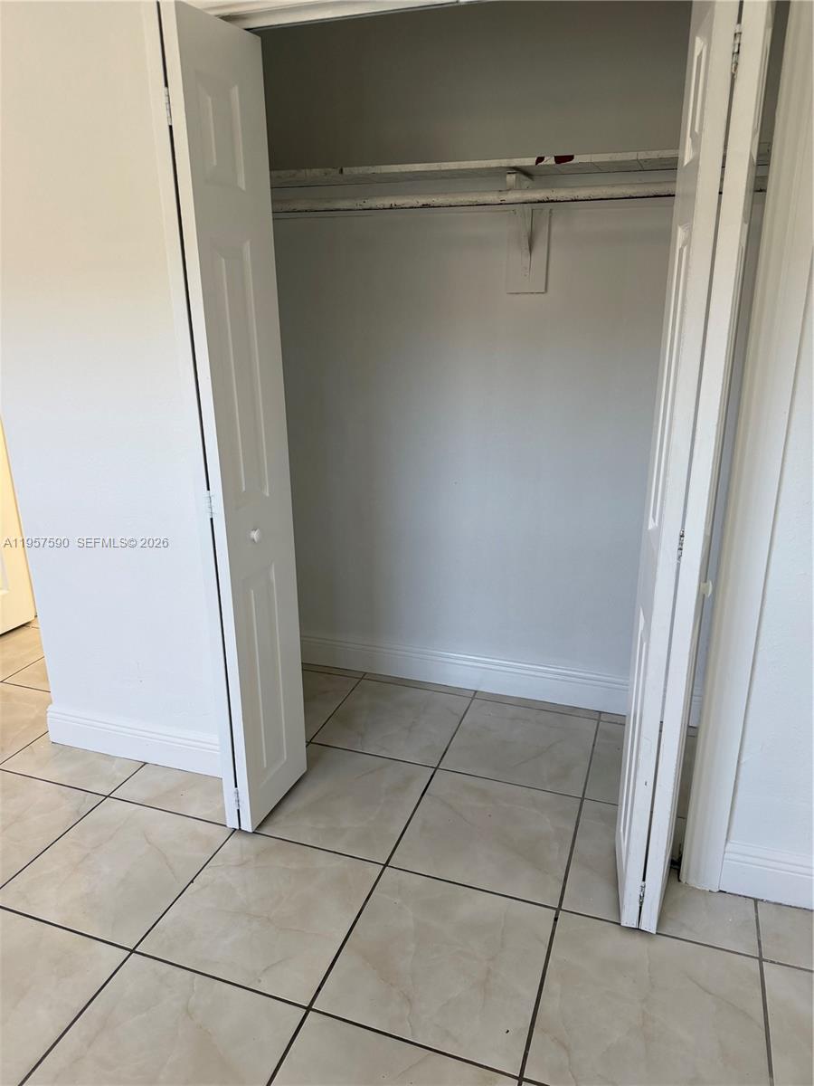 A11957590 Property Photo 12