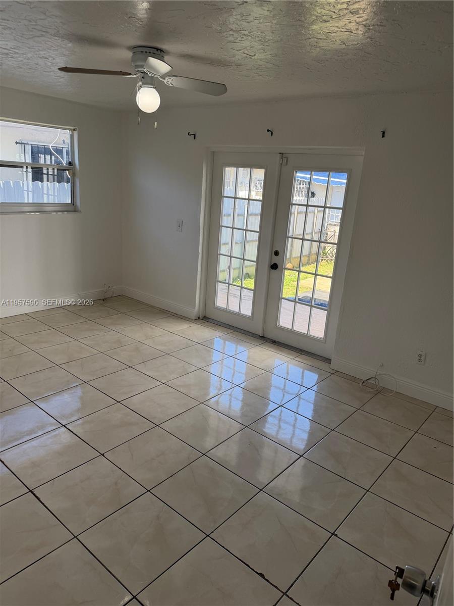 A11957590 Property Photo 13