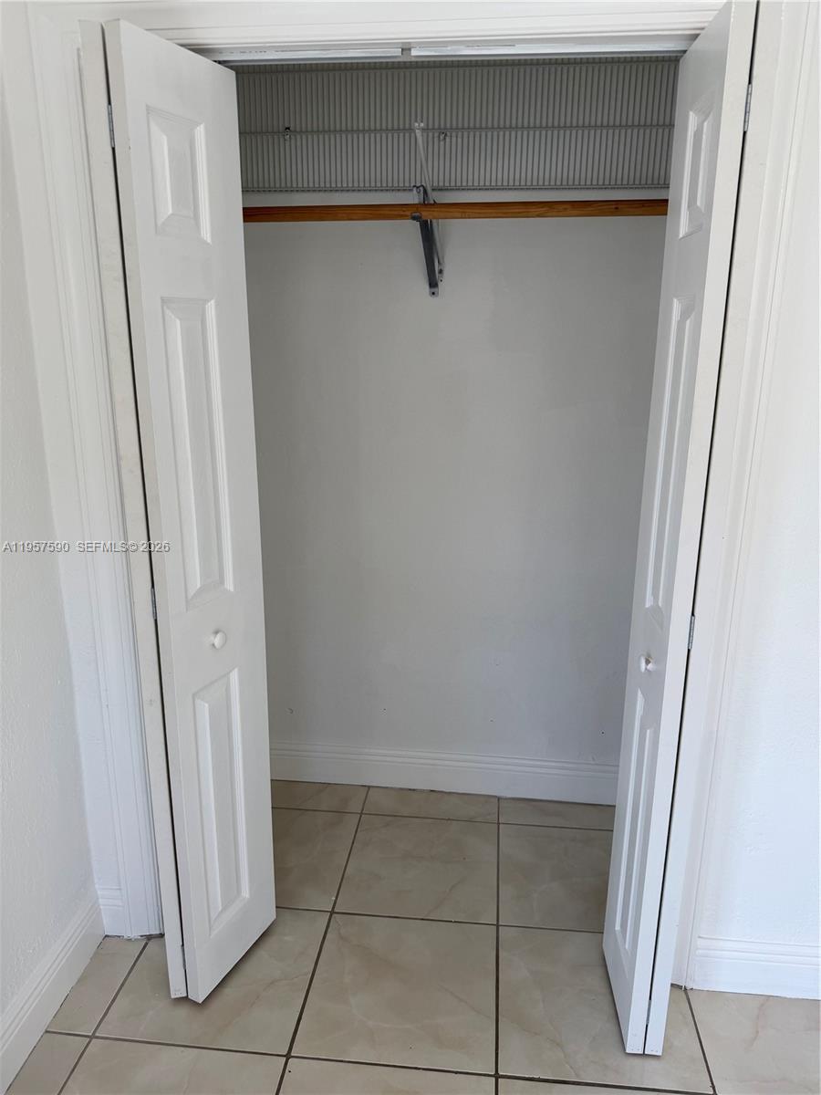 A11957590 Property Photo 14