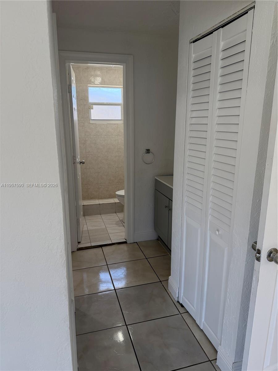 A11957590 Property Photo 15