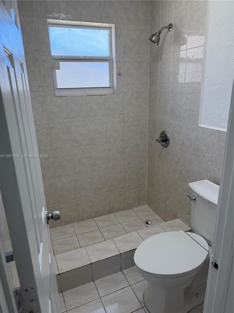 A11957590 Property Photo 18