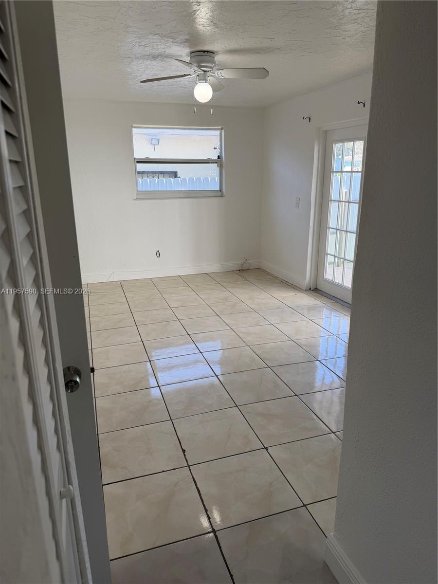 A11957590 Property Photo 19