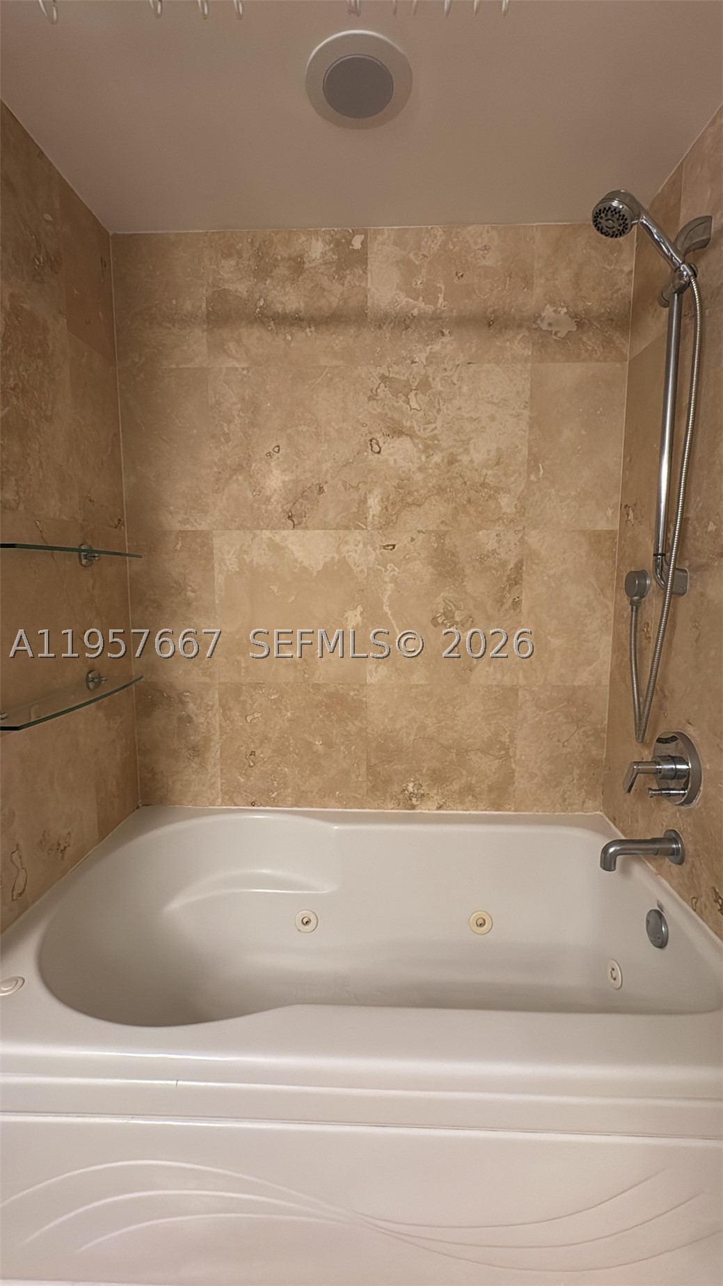 41 Se 5th St 2004 Property Photo 17