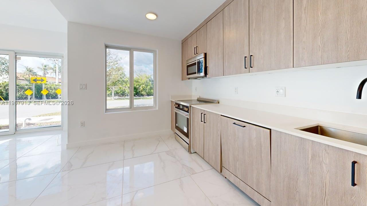 A11957913 Property Photo 2