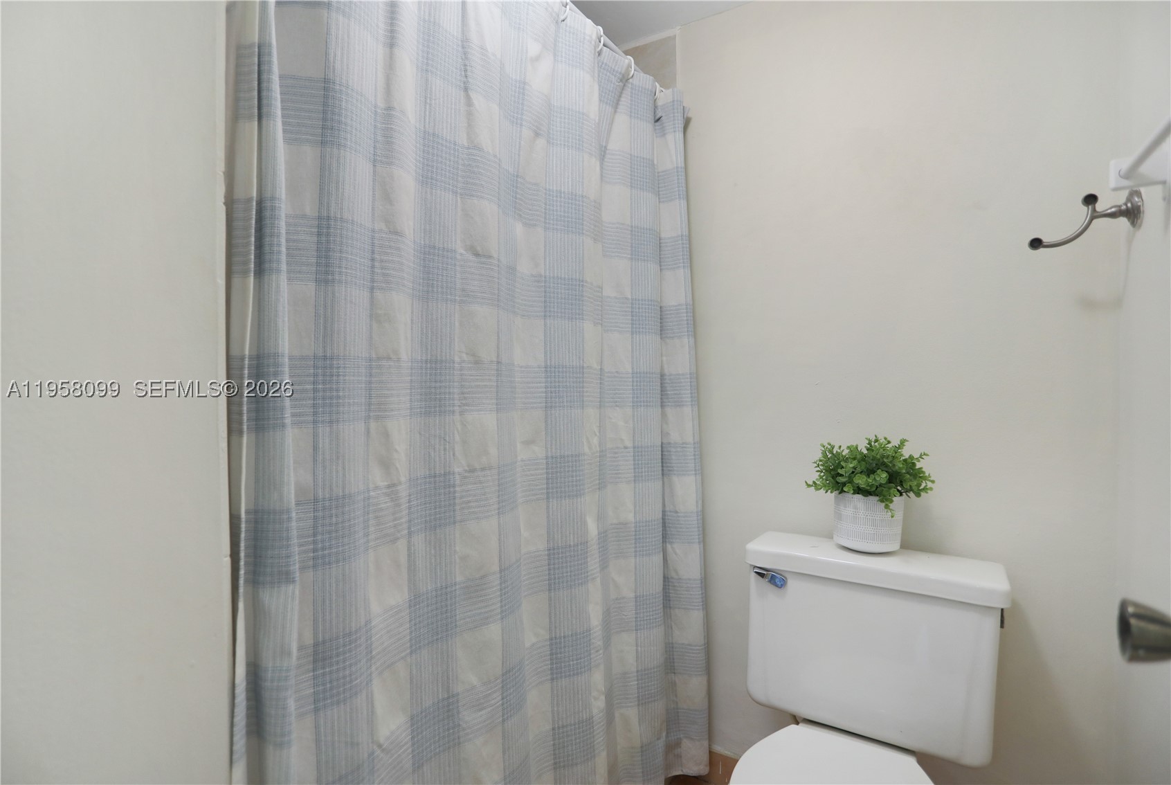 6600 Cypress Rd 105 Property Photo 17