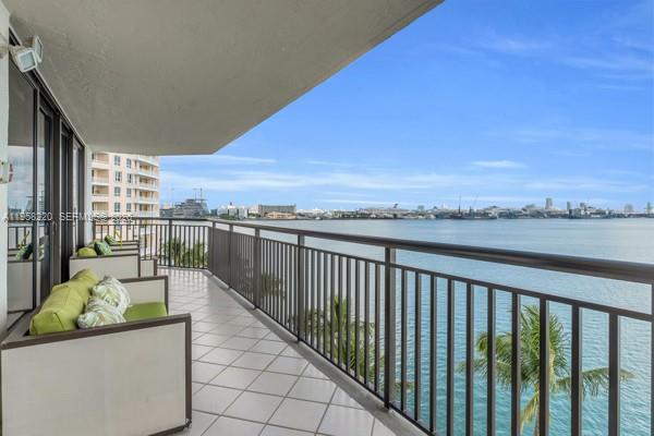 540 Brickell Key Dr 832 Property Photo 1