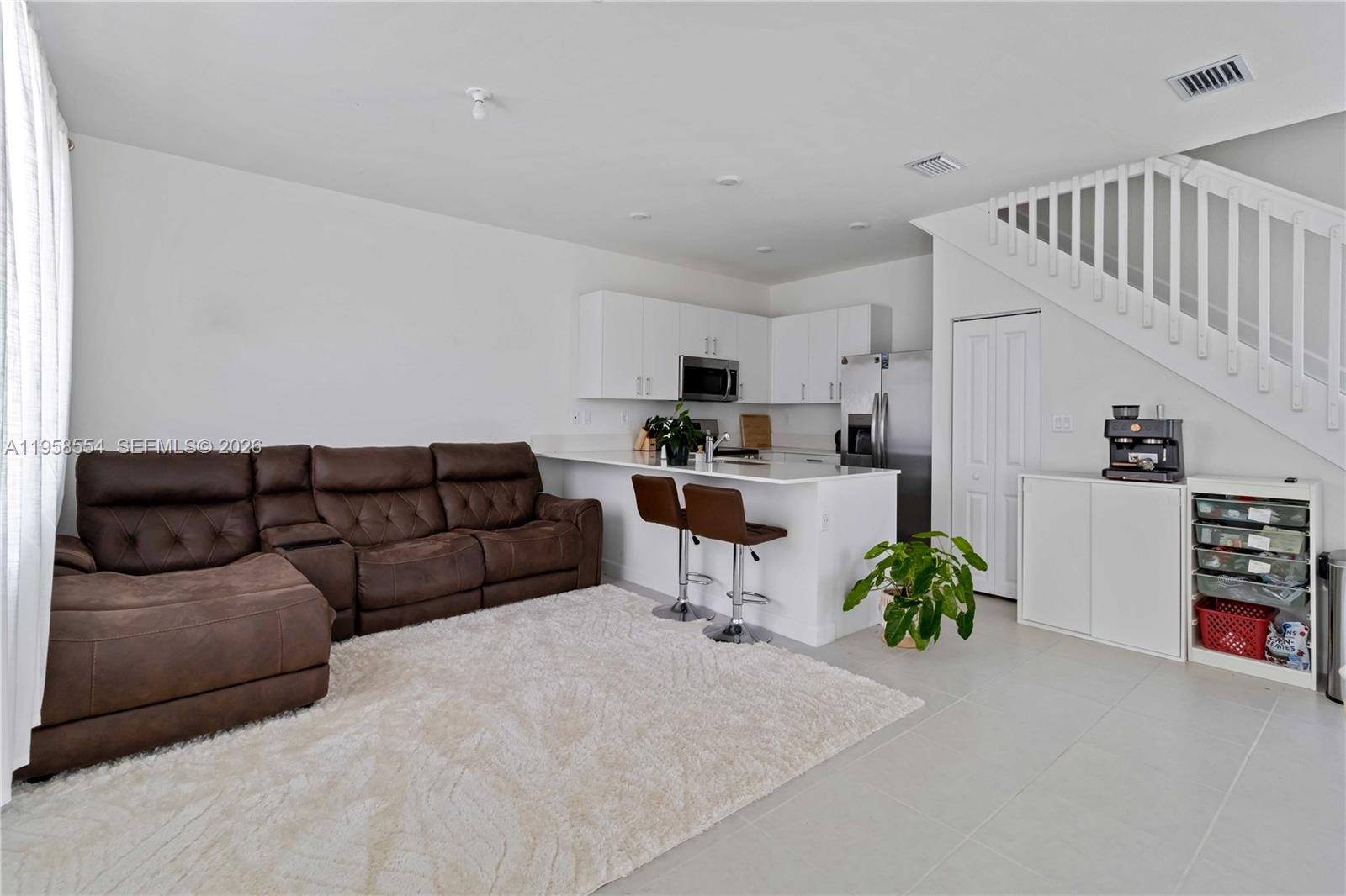760 Se 13th Ct Property Photo 2