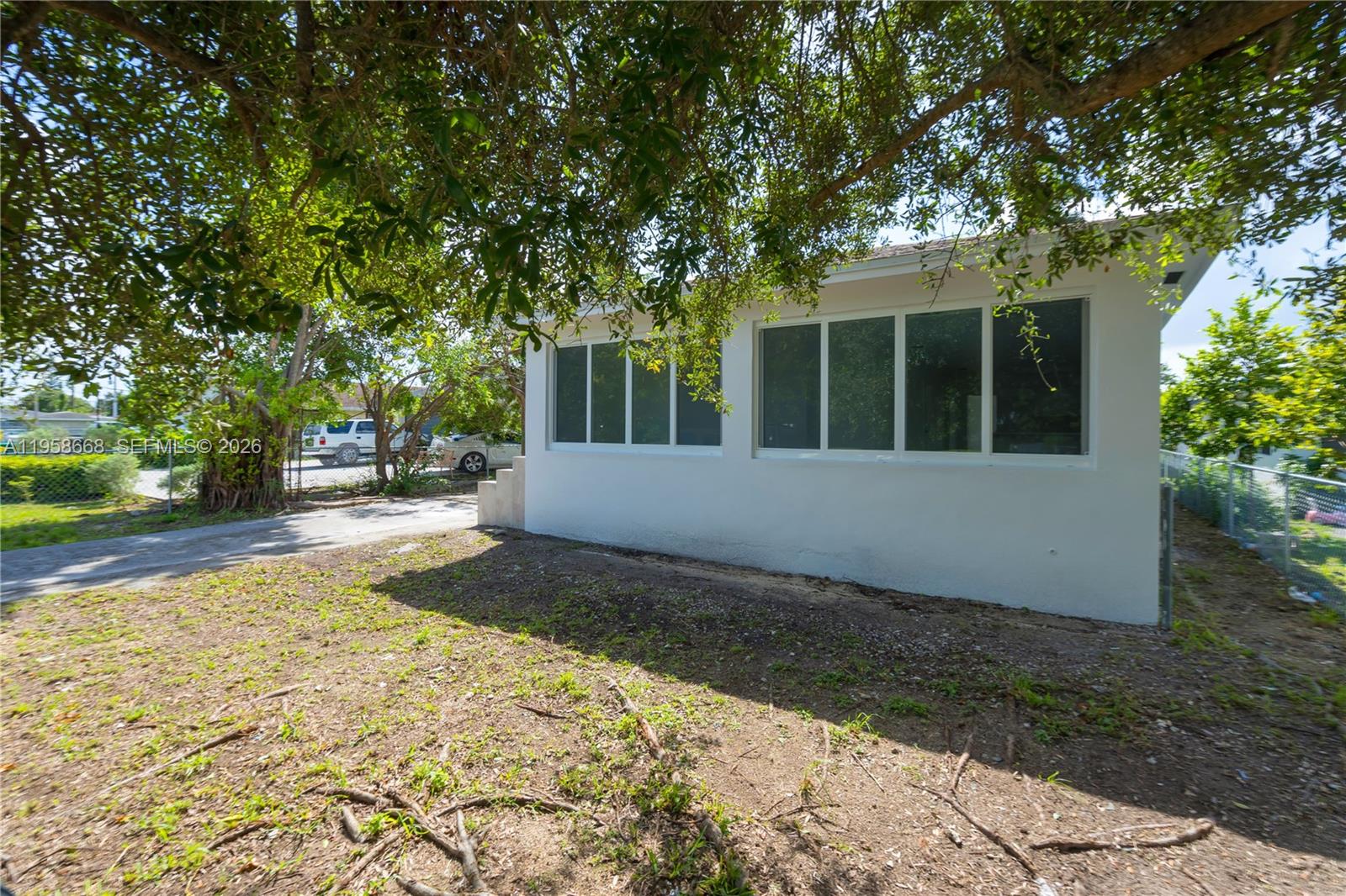 667 Nw 14th St Property Photo 11