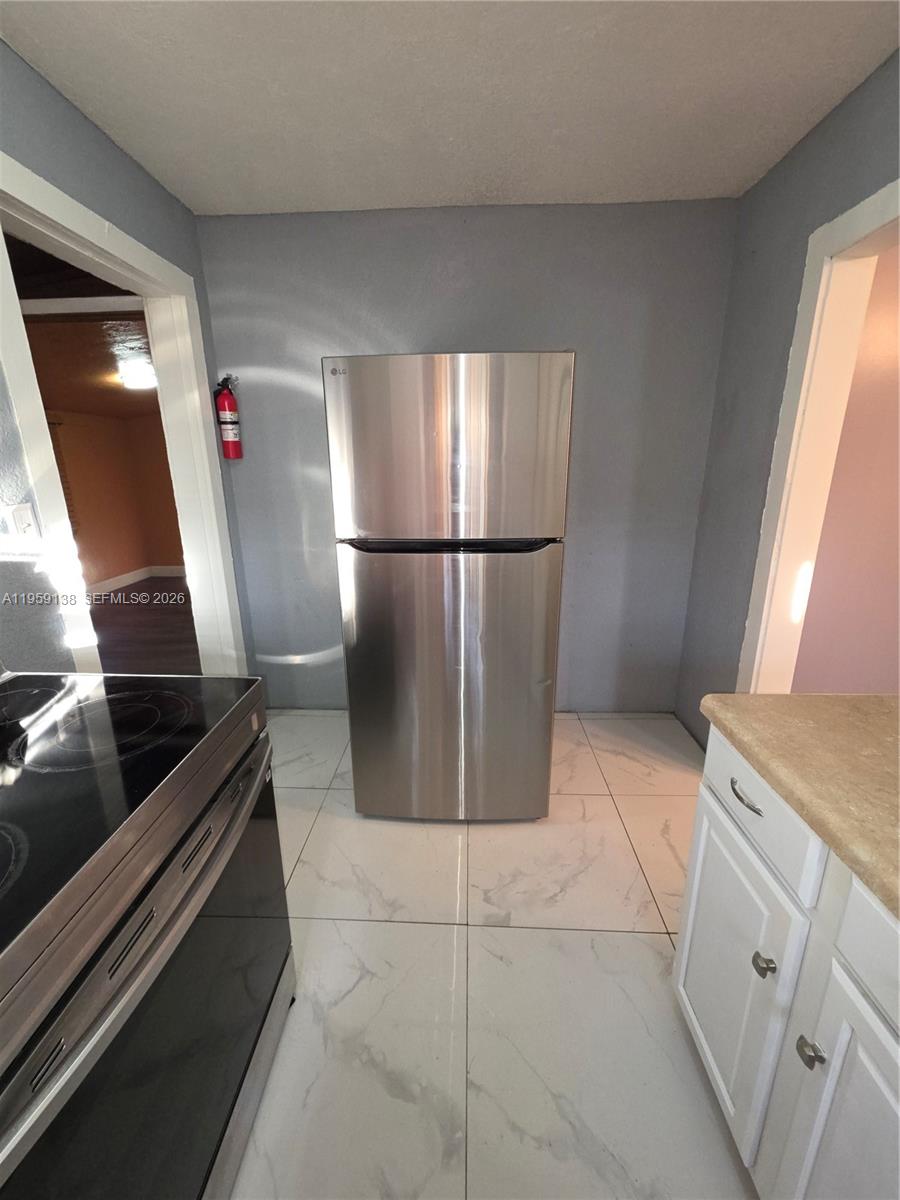 2401 Nw 56th St Property Photo 10