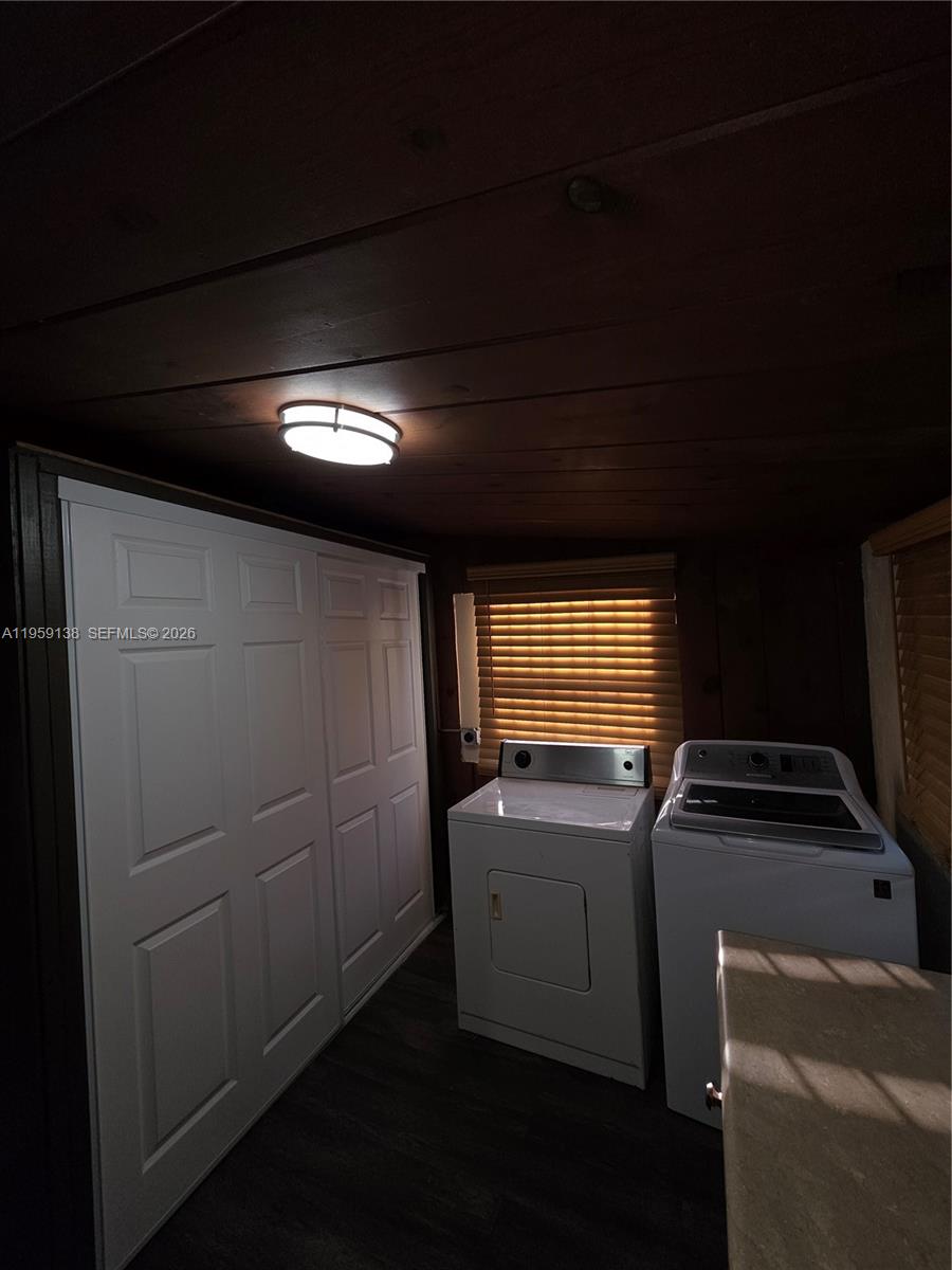 2401 Nw 56th St Property Photo 12
