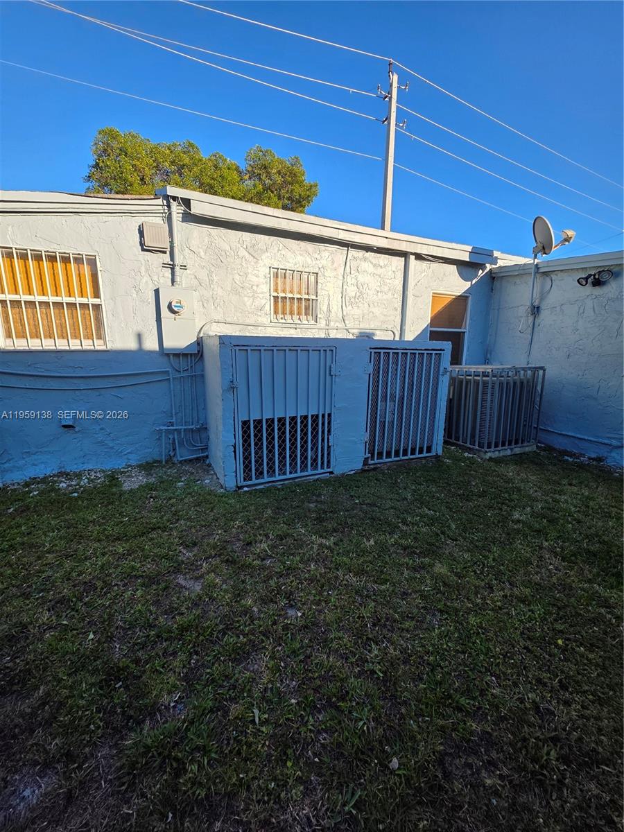 2401 Nw 56th St Property Photo 15