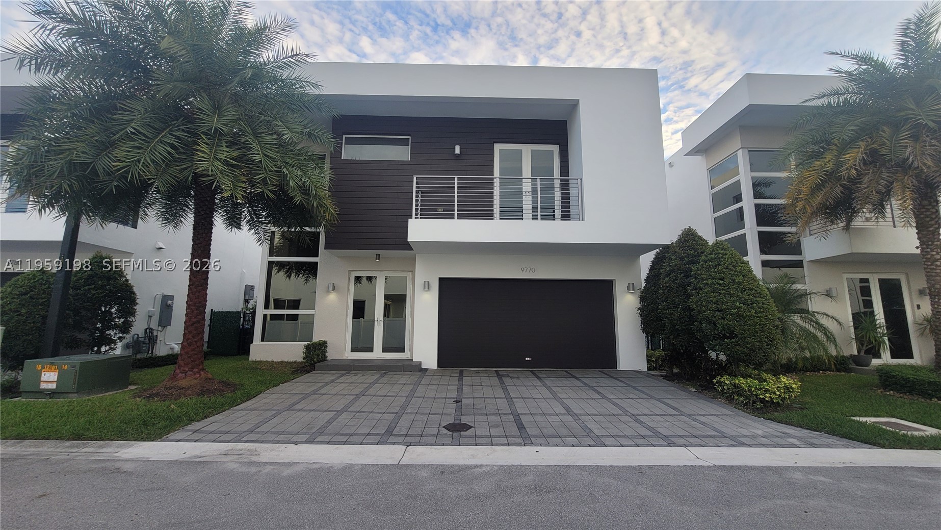 A11959198 Property Photo 1