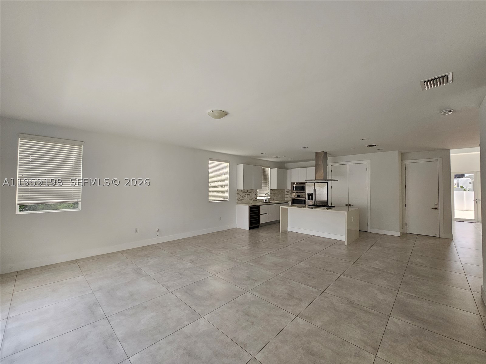 A11959198 Property Photo 6