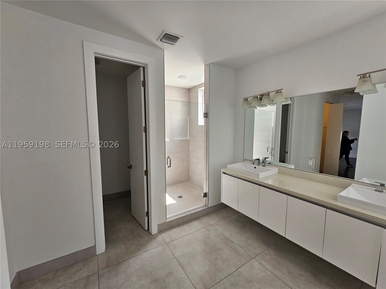 A11959198 Property Photo 19