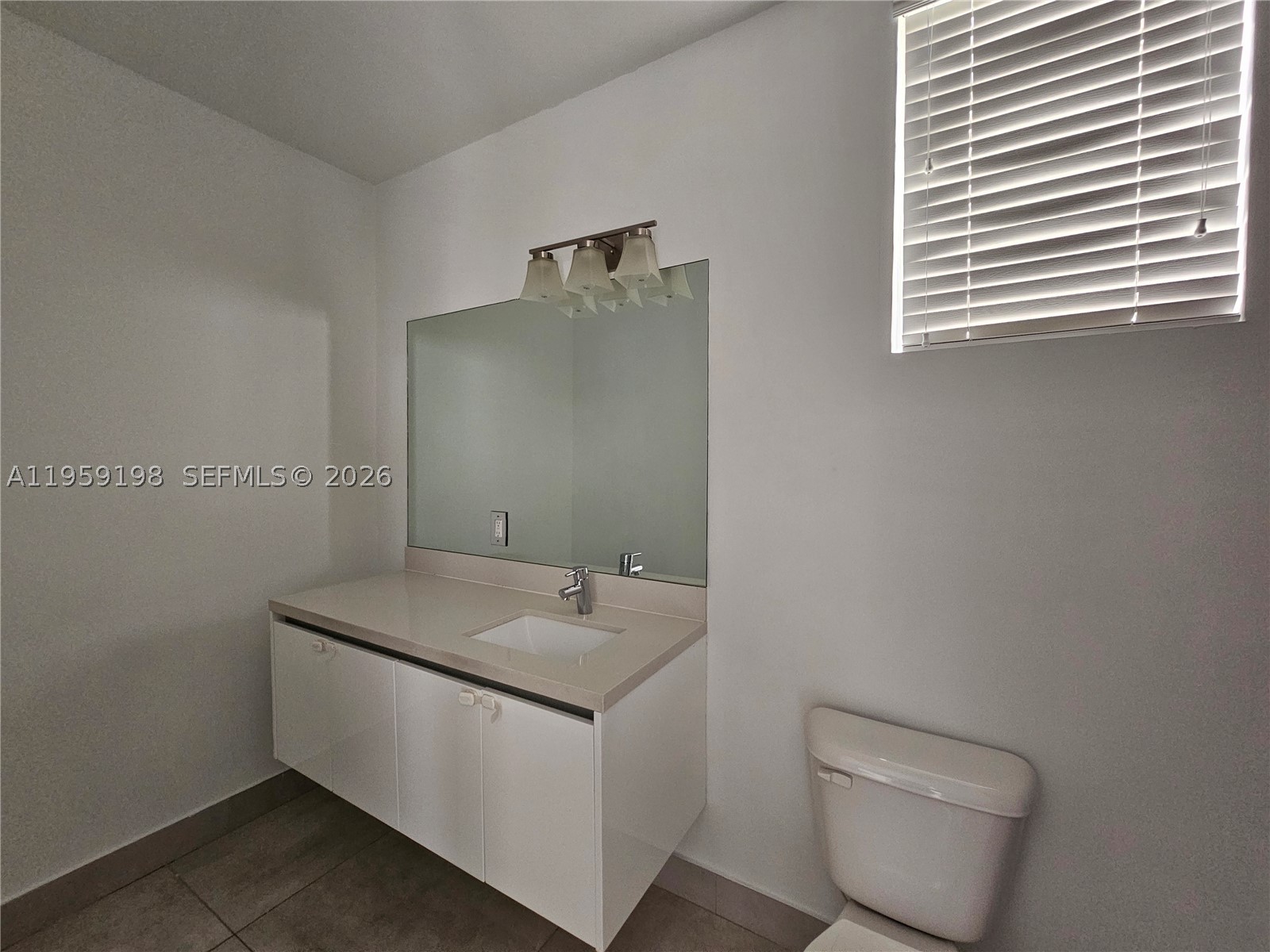 A11959198 Property Photo 24