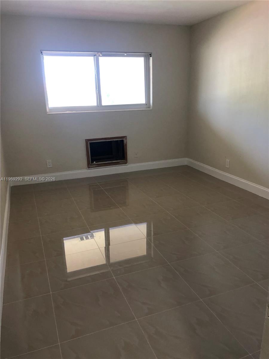 600 Layne Blvd 208 Property Photo 2